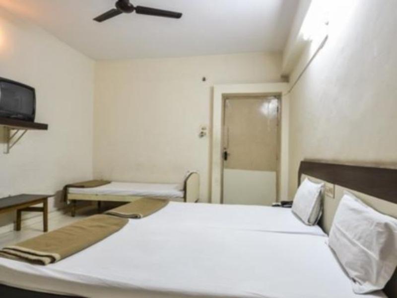 Hotel Maya Deluxe Haïdarabad Extérieur photo